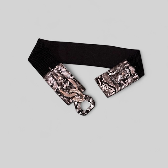 Women's 100% PU Black/White Boa Print Elastic 3" Belt with One Snap Closure - Picture 5 of 8